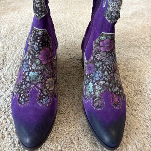 L'ARTISTE LADYLUCK WESTERN BOOTIES IN BOX. HARD TO FIND SZ 41 (US 10).Wore Once. - Picture 1 of 8
